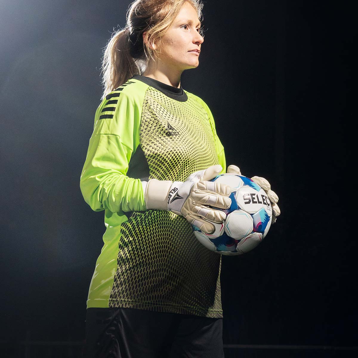 Goalkeeper gloves for match & training