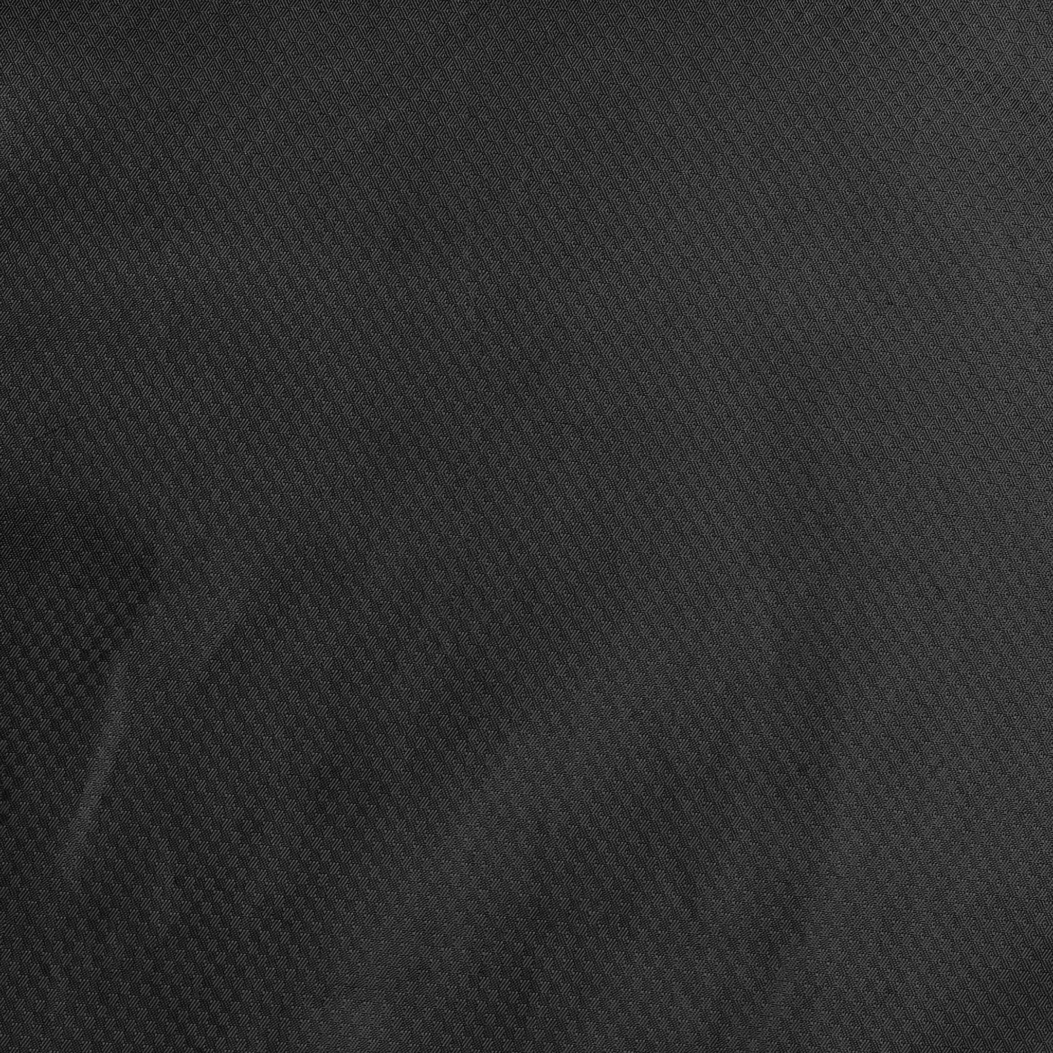 Nærbillede af sort struktureret stof på All-weather jacket Monaco v24, Match & Training wear, fodbold.
