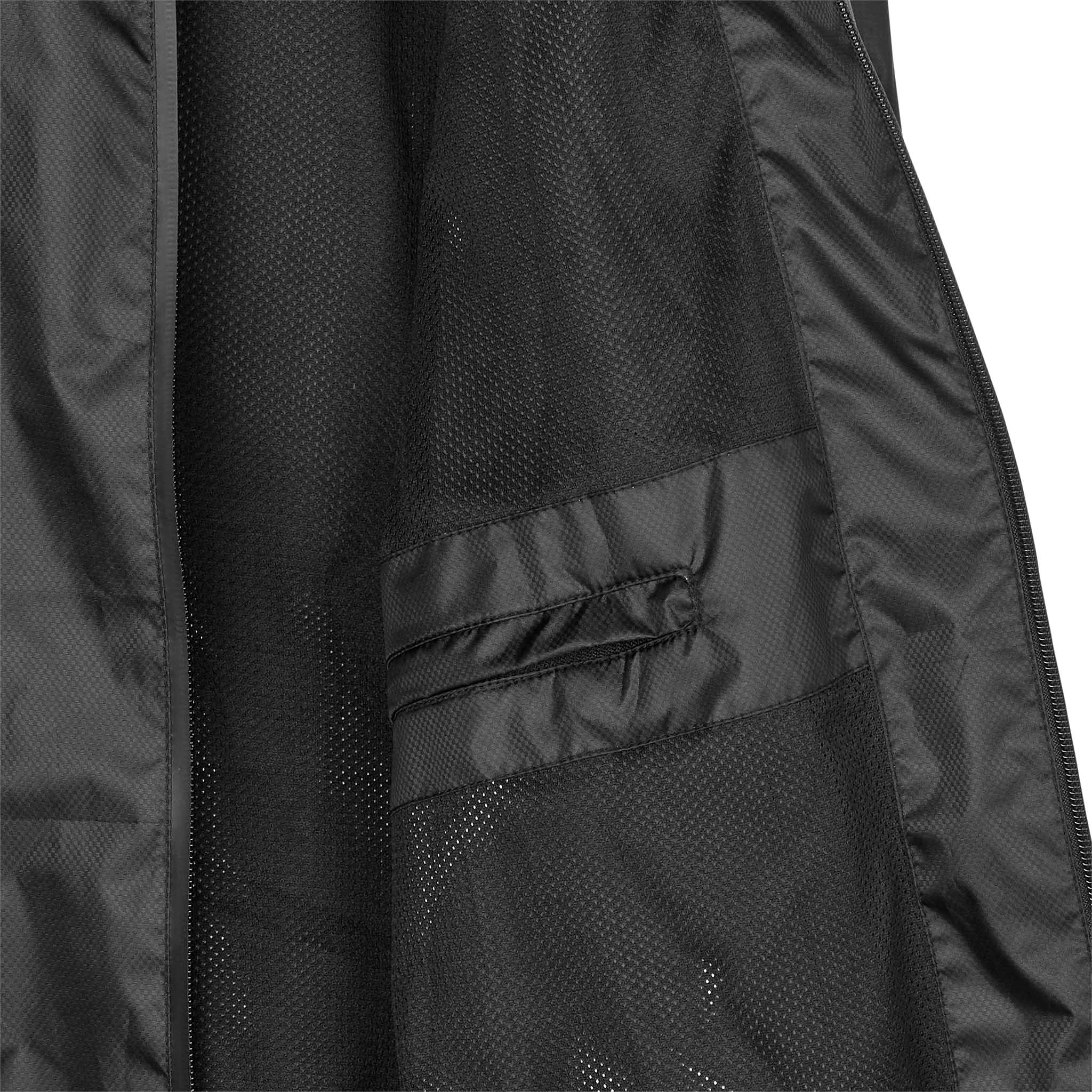 Closeup af sort All-weather jacket Monaco v24, Match & Training wear, med indvendigt meshfoer og lynlåslomme.