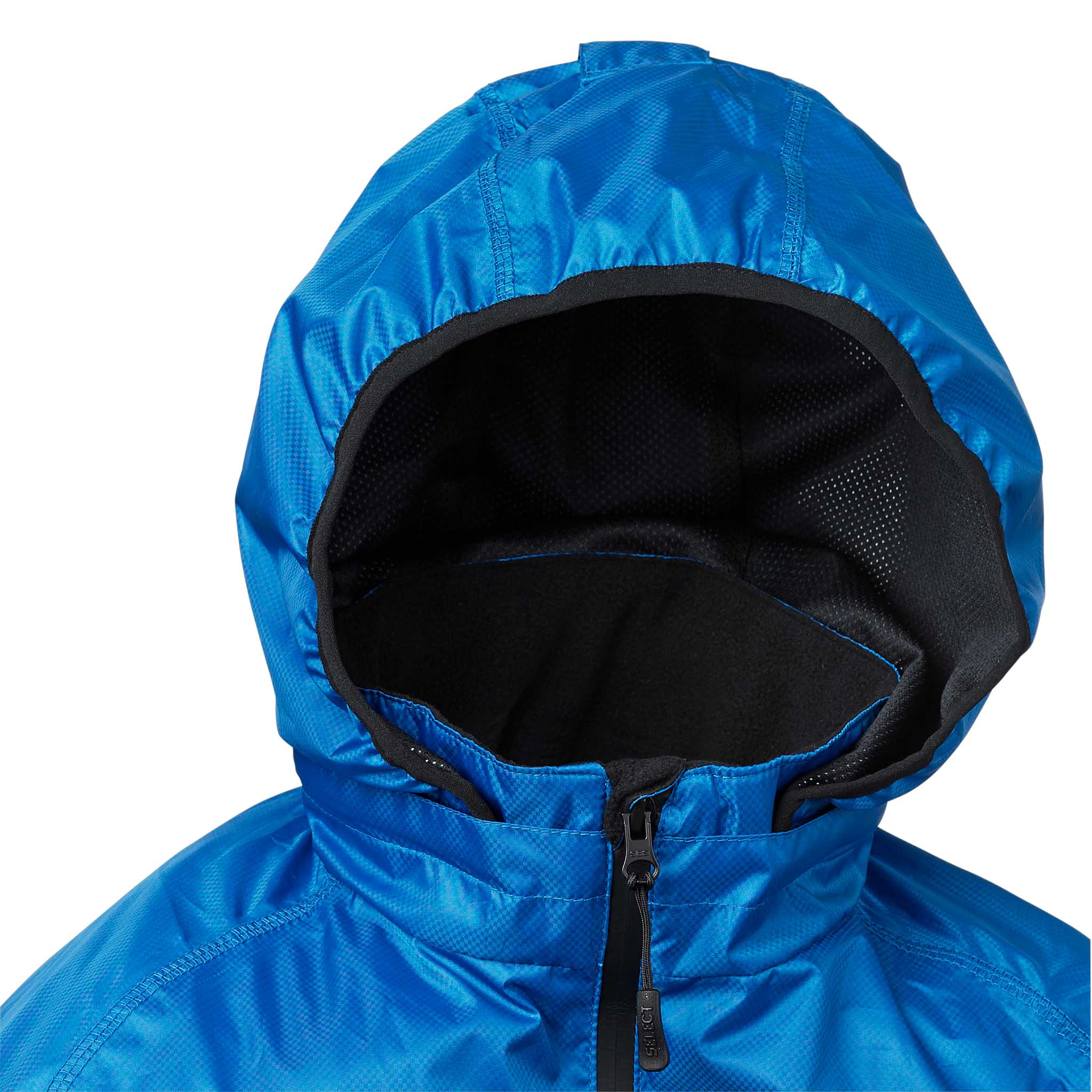 Closeup af blå All-weather jacket Monaco v24, Match & Training wear, med hætte med sort mesh-foring og lynlås.