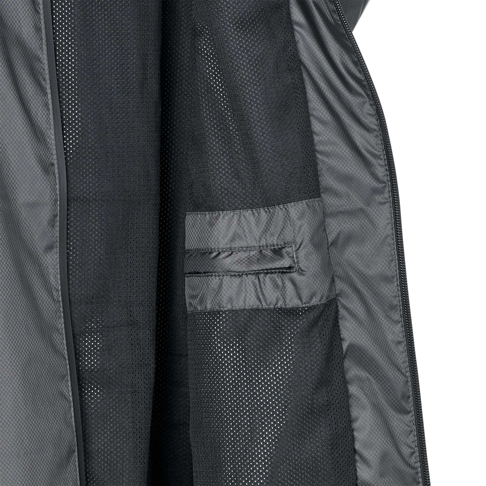 Nærbillede af grå All-weather jacket Monaco v24, Match & Training wear, med indvendigt meshfor og lynlåslomme.