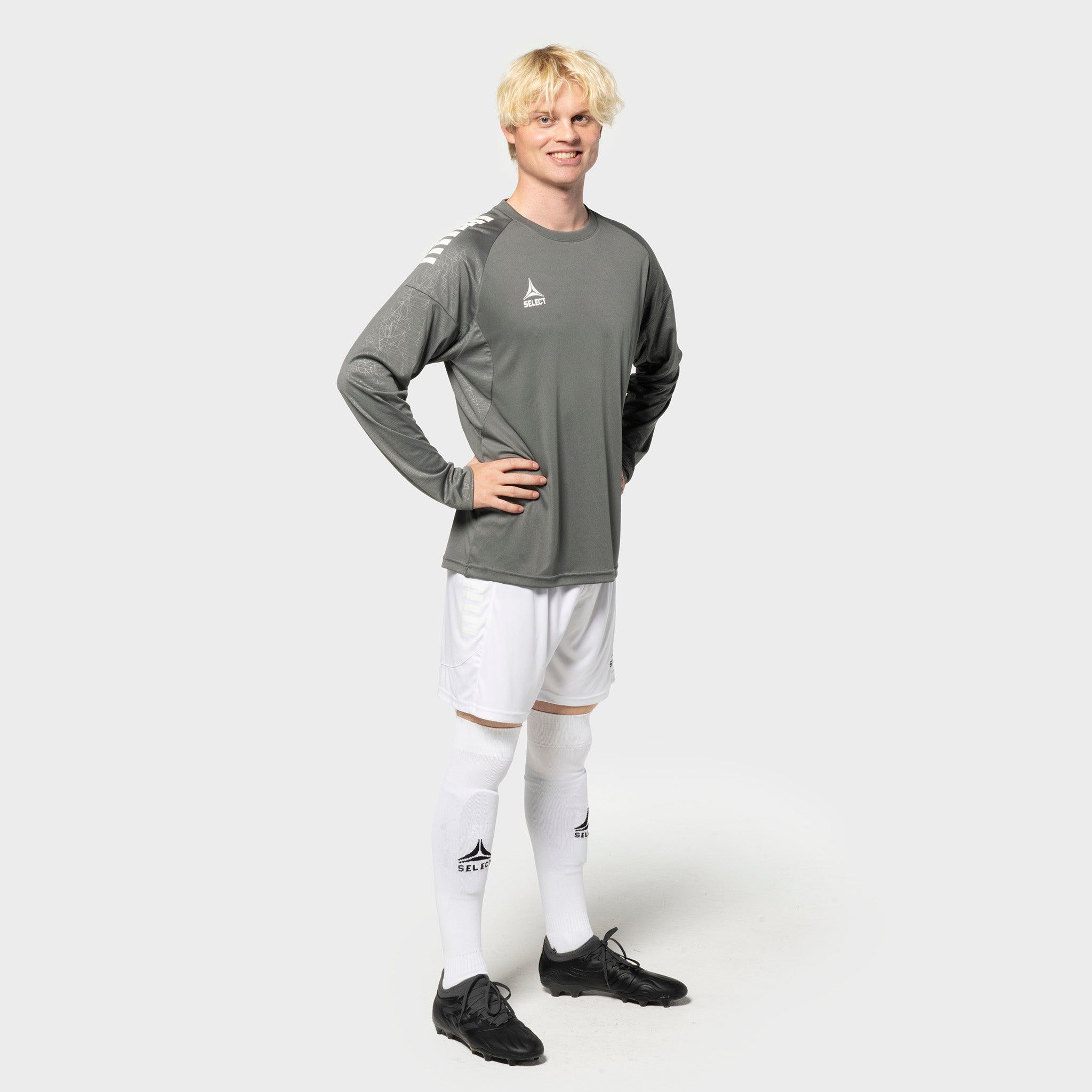 Man football player in grey Player shirt L/S Spain v25 and white shorts, Match & Training wear.