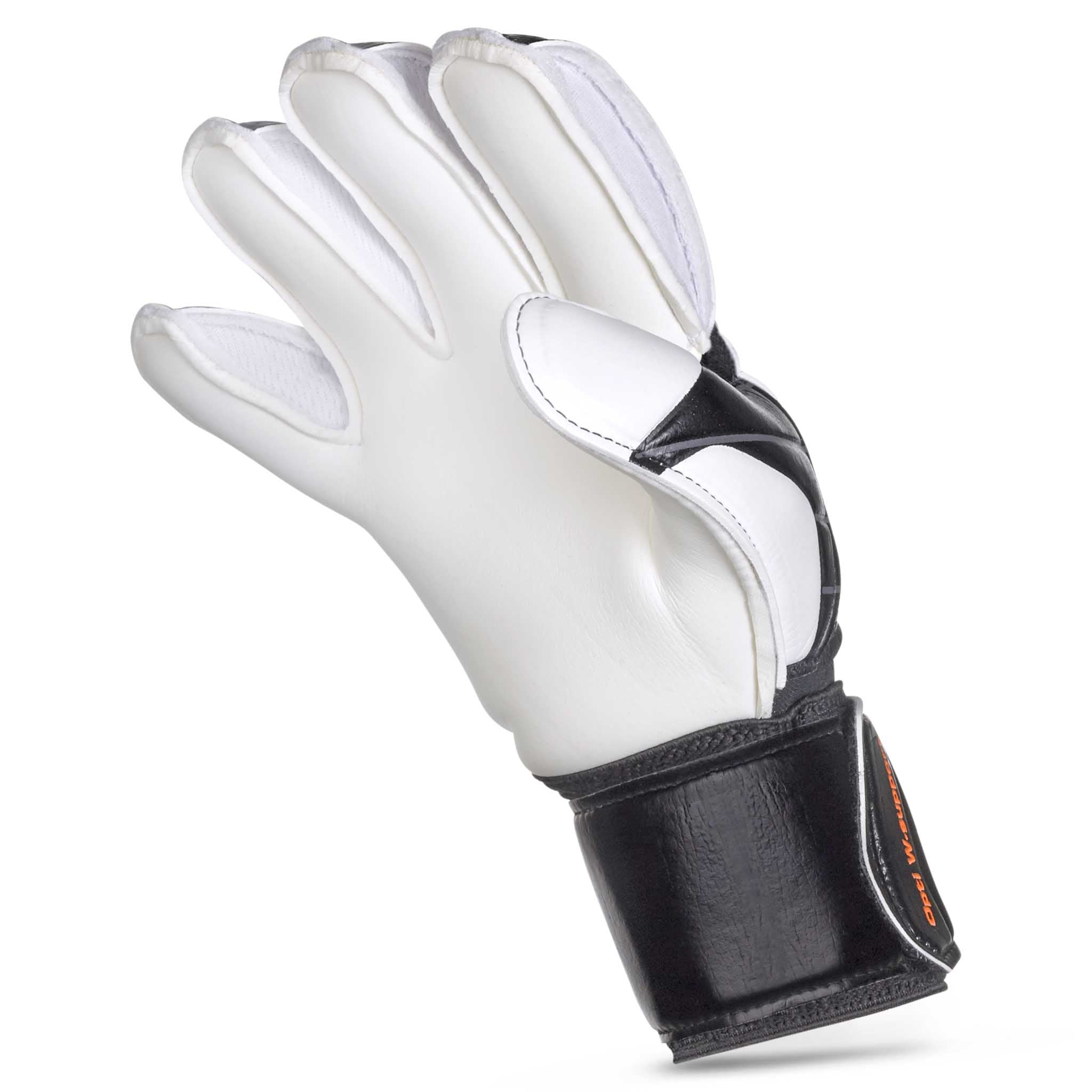 03 Youth #colour_black/white #colour_black/white