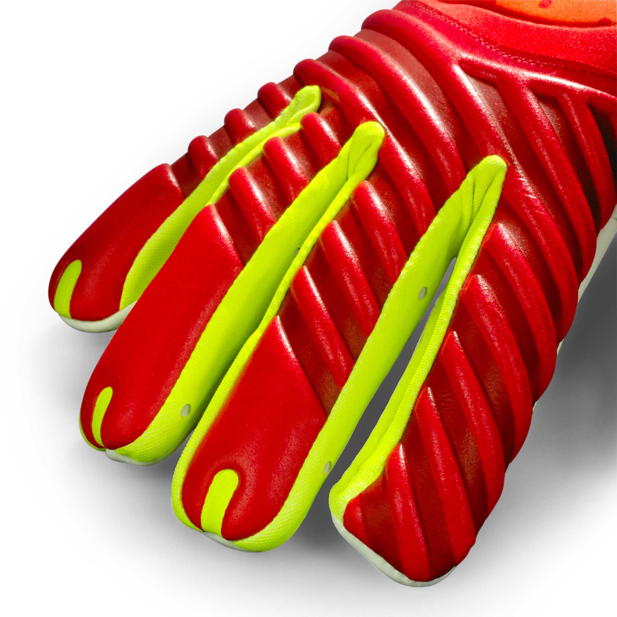 Nærbillede af røde GK gloves 55 Extra Force v26 målmandshandsker med neongule fingerdetaljer.