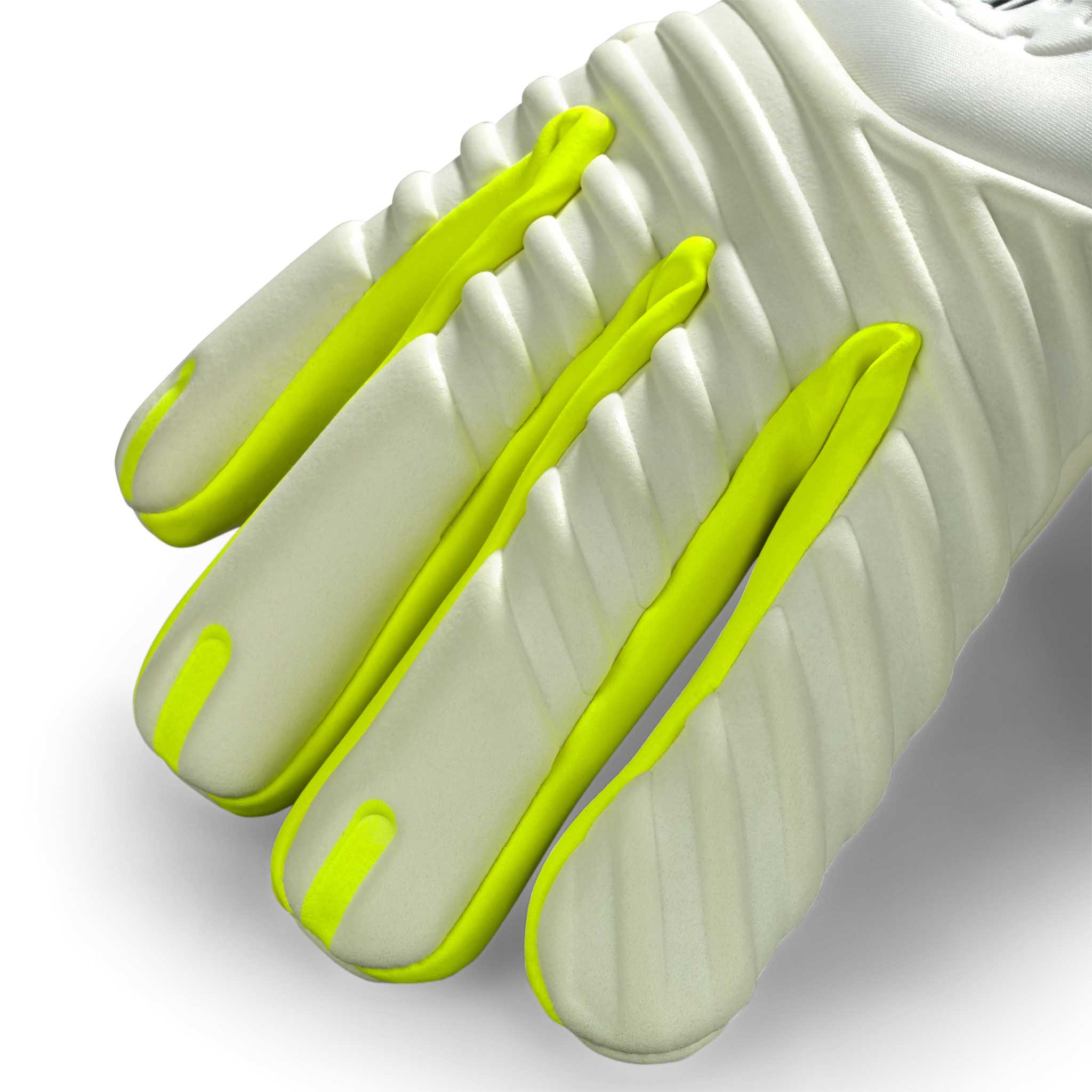 Nærbillede af hvide GK gloves 88 Pro Grip v26 målmandshandsker med neongule fingerribber til fodbold.