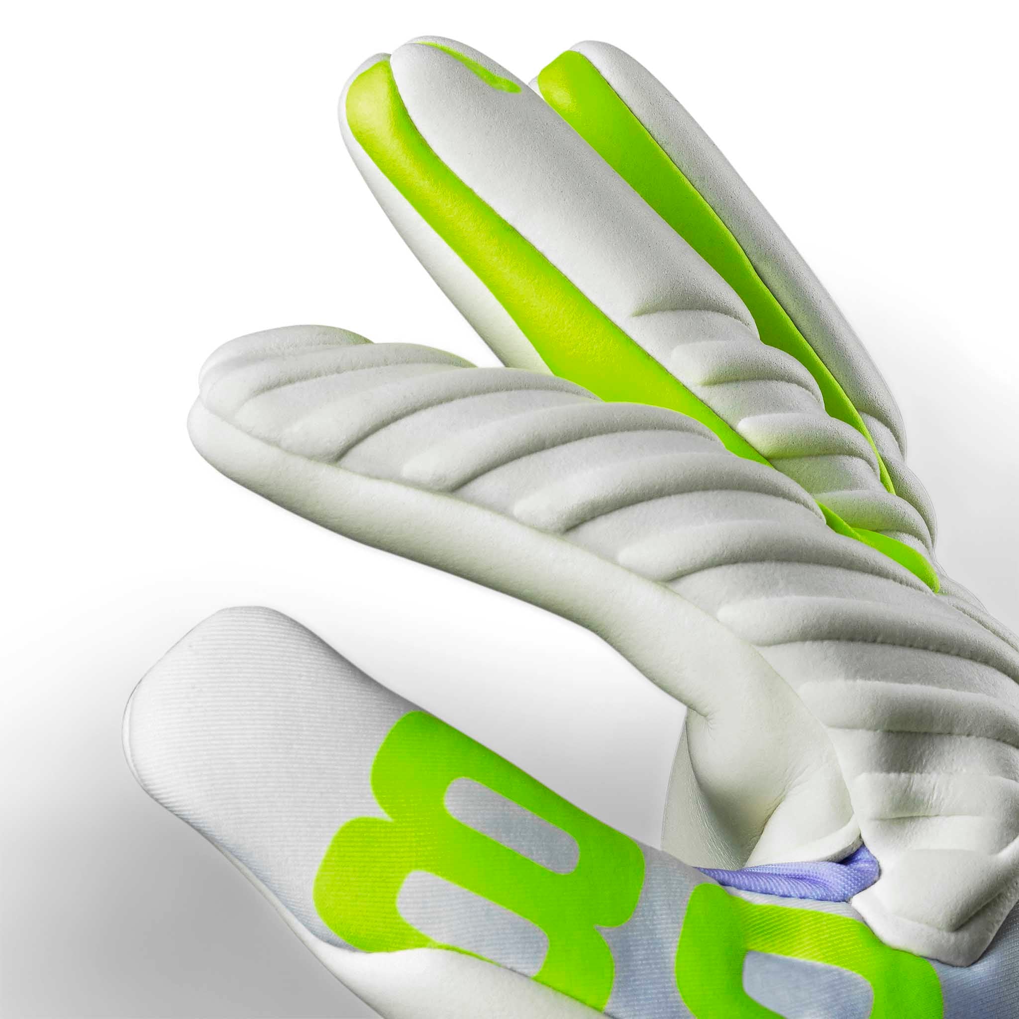 Nærbillede af GK gloves 89 Women v26 målmandshandsker i hvid med neongrønne accenter og lyseblå detaljer.