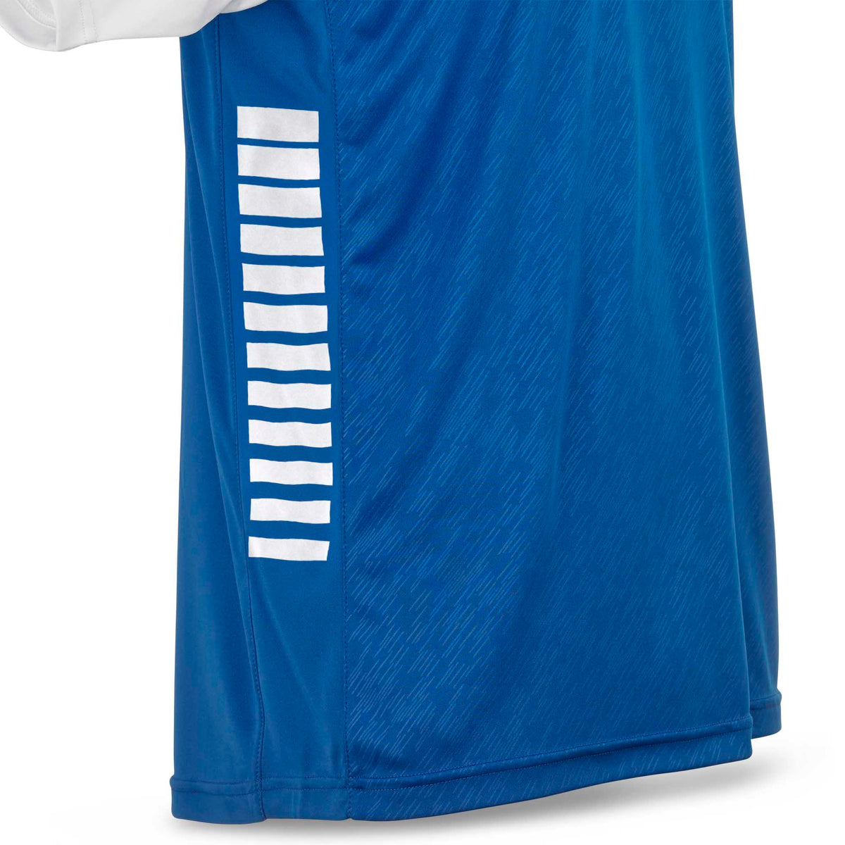 Nærbillede af blå Player shirt S/S Pisa X, Match & Training wear, med hvid sidedetalje.