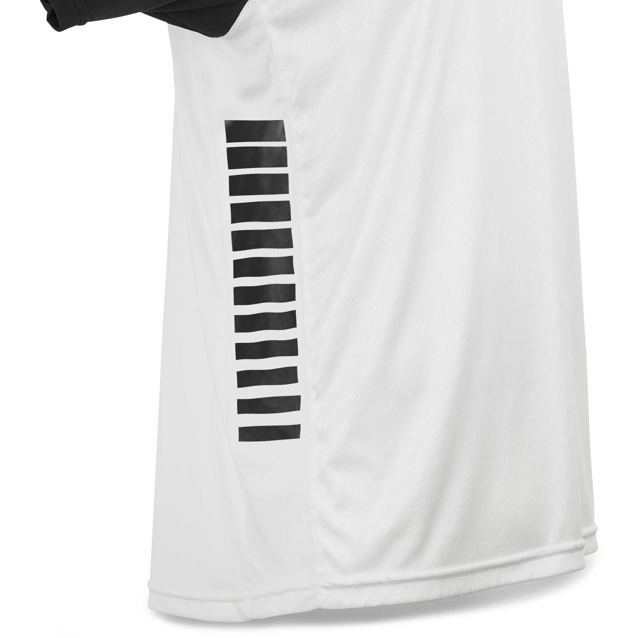 Nærbillede af hvid Player shirt S/S Pisa X med sorte sidestriber, Match & Training wear
