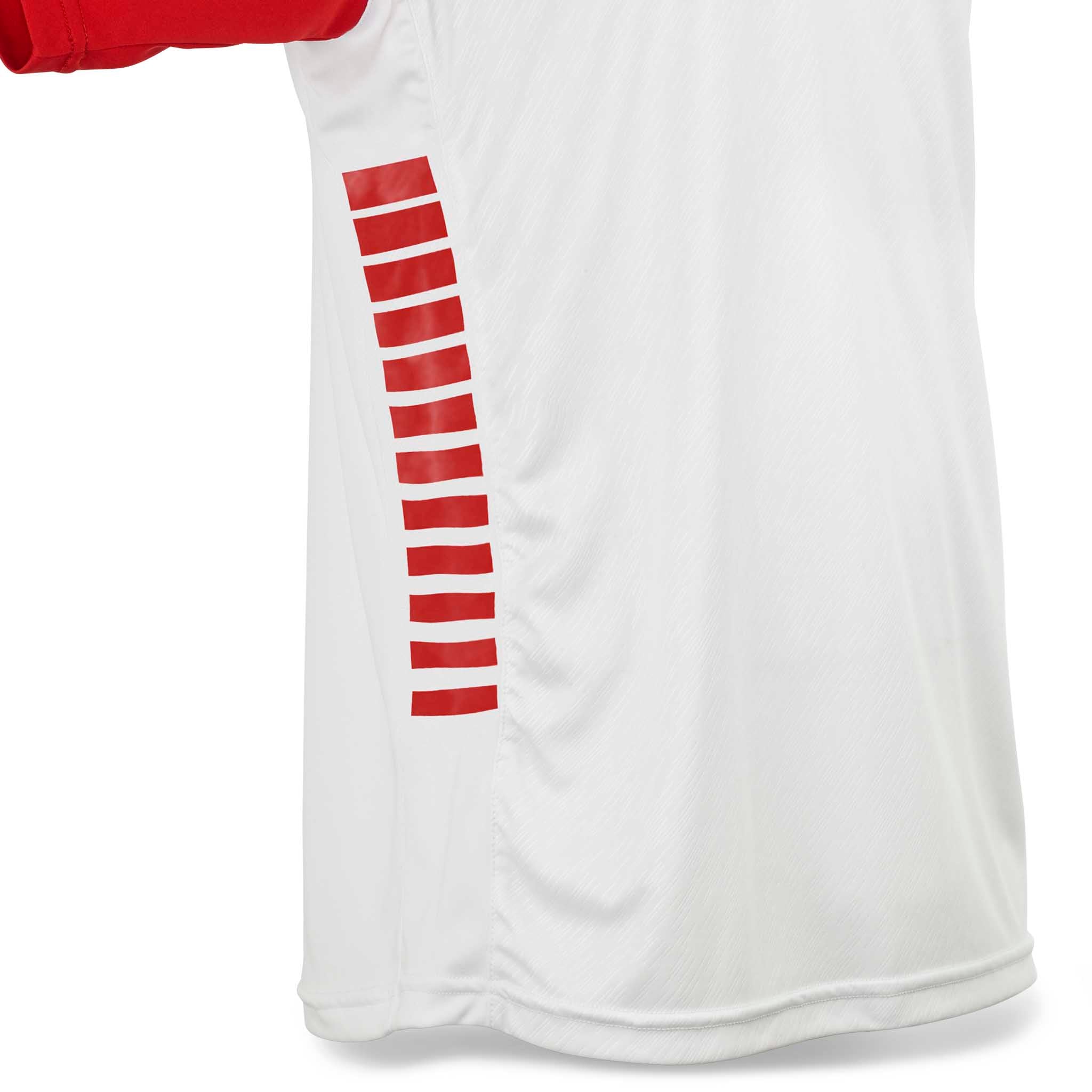 Nærbillede af hvid Player shirt S/S Pisa X med rødt lodret stribedetalje, Match & Training wear