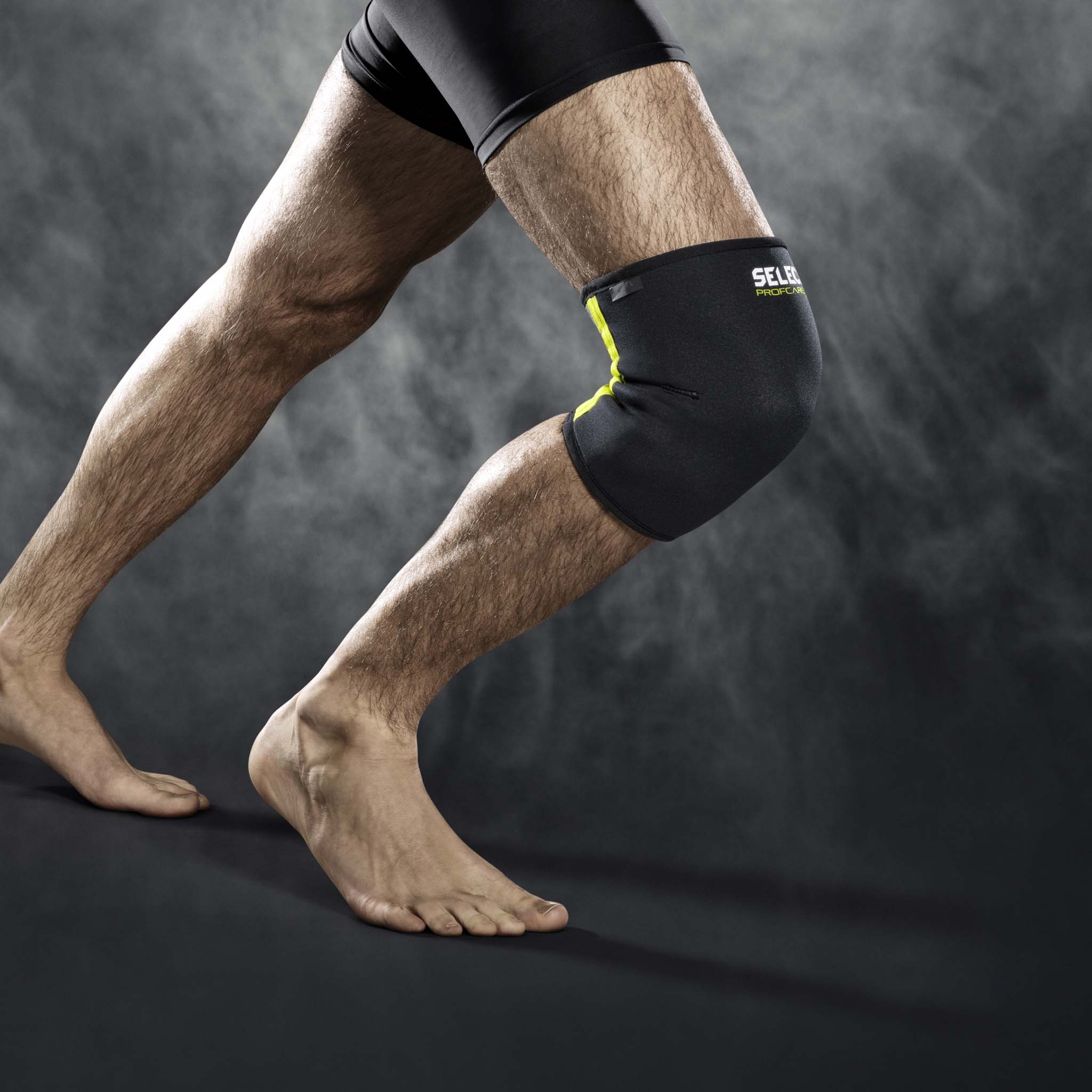 Knee support #colour_black