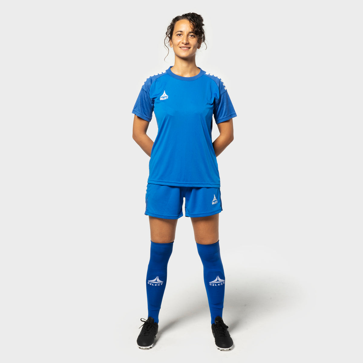 Woman football player in blue-white Spain v25 shirt & shorts, Match & Training wear, front view