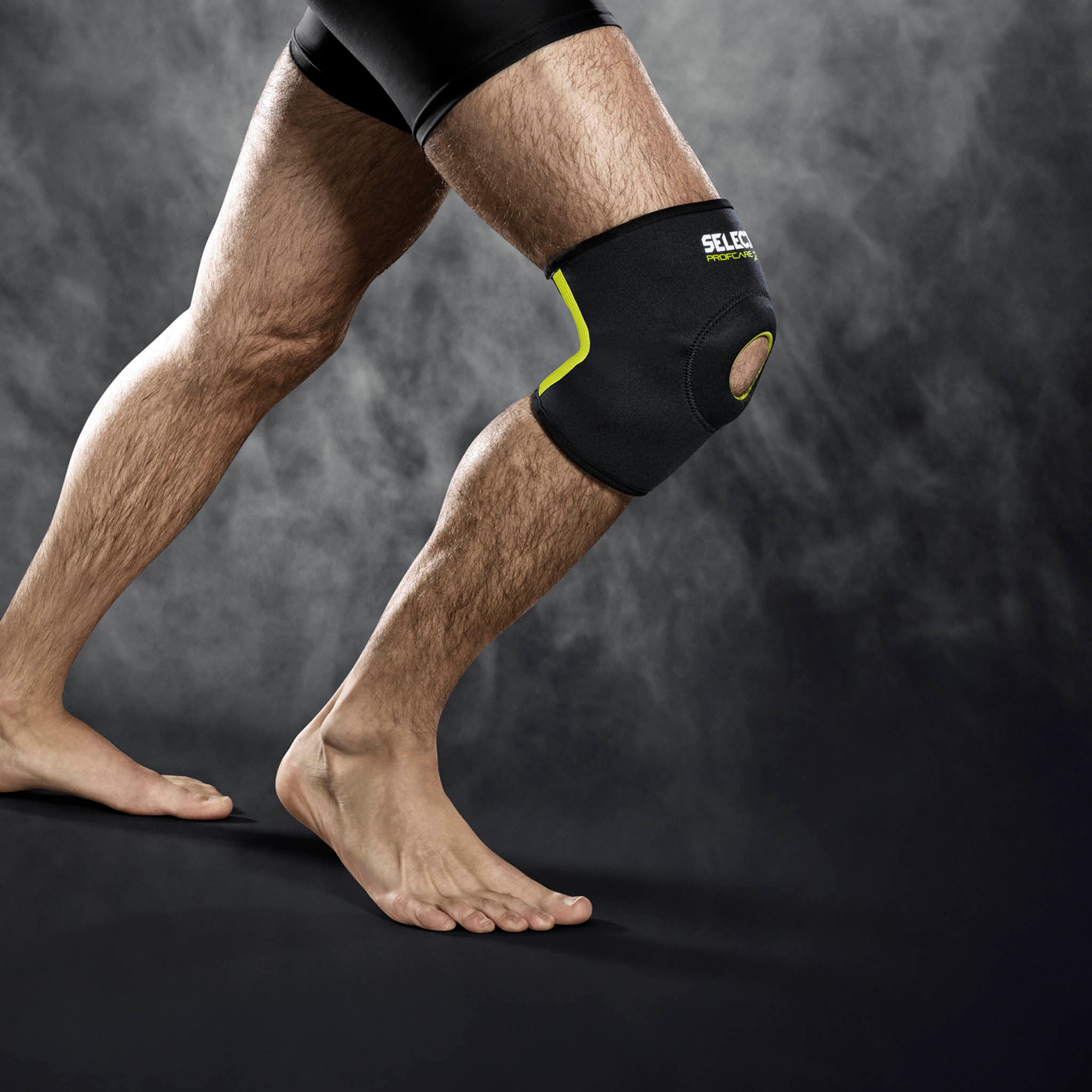 Knee support with hole
